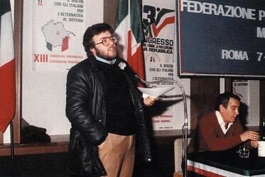 Francesco Storace negli anni ottanta durante un convegno del MSI giovane
