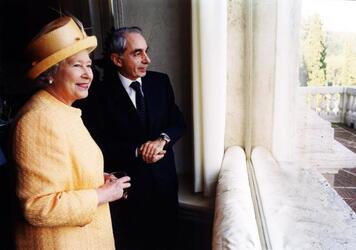 GIULIANO AMATO CON ELISABETTA II REGINA D INGHILTERRA