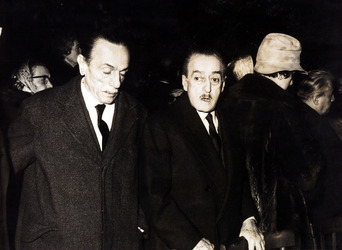 EDUARDO DE FILIPPO CON CON TOTO 12 1963 AI FUNERALI DI TITINA DE FILIPPO