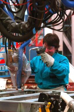 STABILIMENTO SEVEL FIAT VAL DI SANGRO OPERAI INDUSTRIA LAVORO DONNE METALMECCANICI STABILIMENTO SEVEL FIAT VAL DI SANGRO OPERAI INDUSTRIA LAVORO DONNE METALMECCANICI