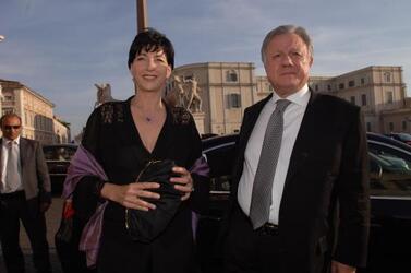 ALTERO MATTEOLI POLITICO AN CON LA MOGLIE