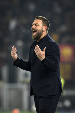 Roma v Genoa Roma v Genoa