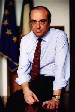 NICOLA ROSSI ECONOMISTA POLITICO DS