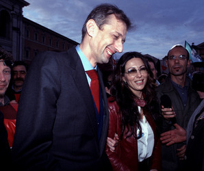 PIERO FASSINO CON SABRINA FERILLI ALLA MANIFESTAZIONE NAZIONALE DELL ULIVO