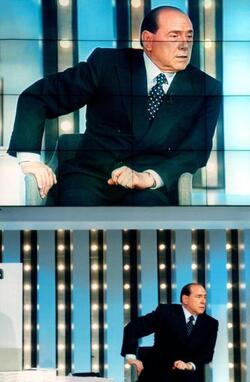 SILVIO BERLUSCONI OSPITE NELLA TRASMISSIONE COSTANZO SHOW