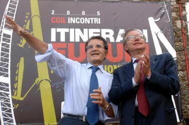 ROMANO PRODI POLITICO 
GUGLIELMO EPIFANI SINDACALISTA