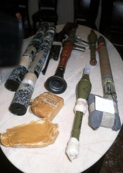 ARMI TROVATE NEL COVO DELLE BRIGATE ROSSE GIOVANNI SENZANI