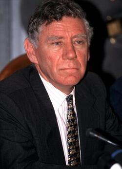 BRIAN UNWIN PRESIDENTE BEI