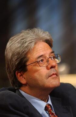 PAOLO GENTILONI POLITICO