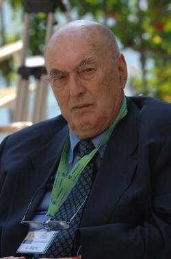 LUCIANO SEGRE ECONOMISTA