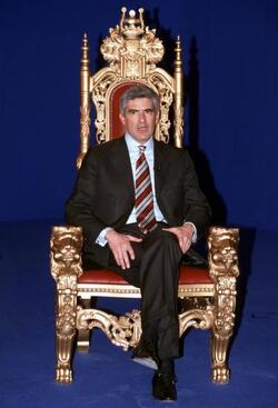 PIERFERDINANDO CASINI POLITICO SUL TRONO