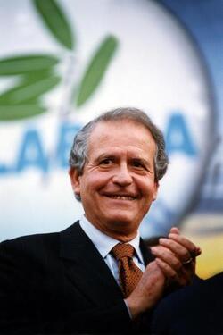 NUCCIO FAVA GIORNALISTA POLITICO