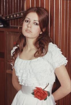 NADA CANTANTE AUTRICE