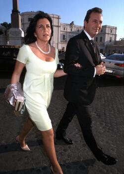 MARIO VALDUCCI POLITICO FI SOTT attivita produttive CON LA MOGLIE