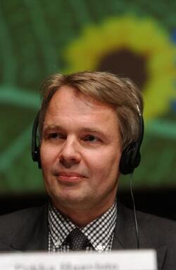PEKKA HAAVISTO POLITICO