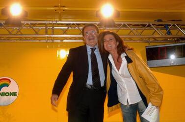 ROMANO PRODI POLITICO UNIONE GIGLIOLA CINQUETTI ARTISTA TIR