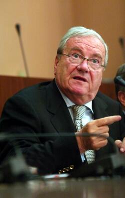 GUIDO ROSSI COMMISSARIO FEDERCALCIO