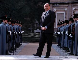 SILVIO BERLUSCONI A VILLA MADAMA CON IL PICCHETTO D ONORE