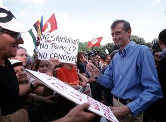 PIERO FASSINO GIROTONDO A PIAZZA SAN GIOVANNI
