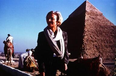 IL CAIRO 2002 EMMA BONINO POLITICA VACANZA