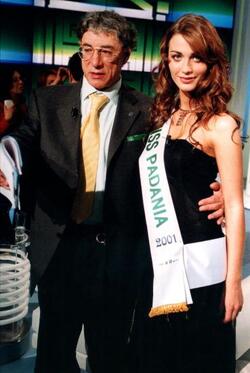 UMBERTO BOSSI CON MISS PADANIA