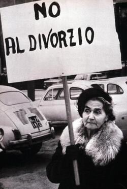MANIFESTAZIONE CONTRO IL DIVORZIO 1974