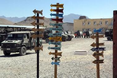 CONTINGENTE ITALIANO IN AFGHANISTAN MILITARI NATO CAMP INVICTA ISAF KABUL AFGHANISTAN