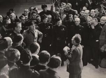 BENITO MUSSOLINI DUCE INAUGURA GLI STUDI CINEMATOGRAFICI DI CINECITTA APRILE 1937