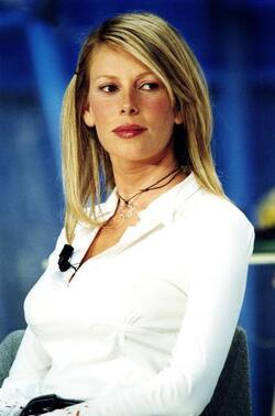 ALESSIA MARCUZZI ATTRICE PRESENTATRICE TV