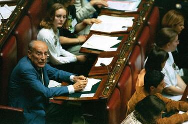 STUDENTI IN AULA A MONTECITORIO PARLAMENTO CAMERA DEI DEPUTATI GIOVANI GUSTAVO SELVA