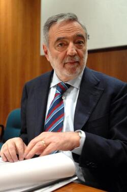 LUIGI NICOLAIS POLITICO