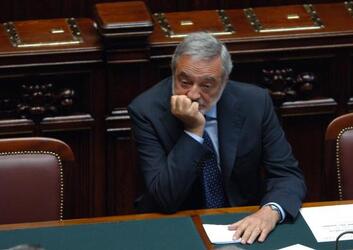 LUIGI NICOLAIS MIN FUNZIONE PUBBL