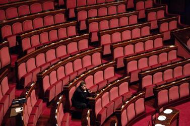 SENATO AULA VUOTA