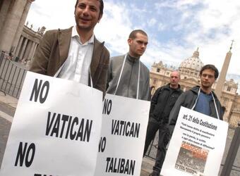 RADICALI MANIFESTAZIONE VATICANO
