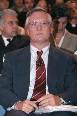 VALENTINO CASTELLANI POLITICO