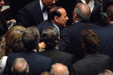 SILVIO BERLUSCONI PRESIDENTE DEL CONSIGLIO CADUTA IN AULA