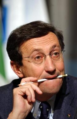 GIANFRANCO FINI POLITICO AN VICEPRESIDENTE DEL CONSIGLIO