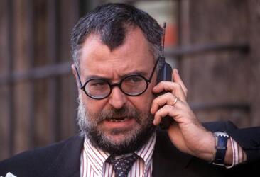 ROBERTO BARBIERI ON CON IL TELEFONINO