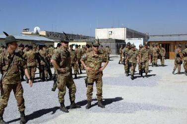 CONTINGENTE ITALIANO IN AFGHANISTAN MILITARI NATO CAMP INVICTA ISAF KABUL AFGHANISTAN