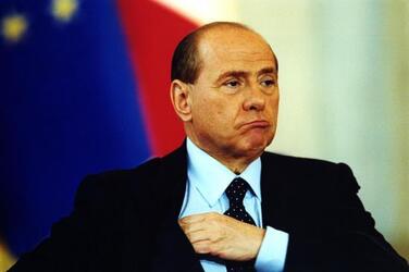SILVIO BERLUSCONI PRESIDENTE DEL CONSIGLIO AL VERTICE ITALO FRANCESE SVOLTOSI AVILLA MADAMA