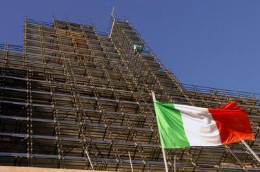 ITALIA PATRIA BANDIERE PONTEGGI LAVORI PUBBLICI TRICOLORE TUBI INNOCENTI