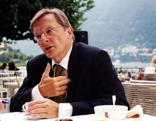 WOLGFANG SCHUSSELL POLITICO PREMIER AUSTRIA