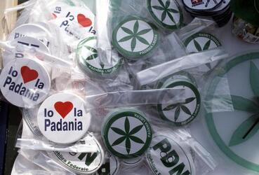 MANIFESTAZIONE LEGA NORD GUARDIA PADANA GADGETS