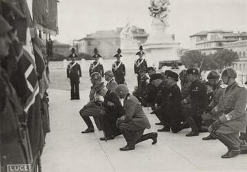 BENITO MUSSOLINI DUCE ALTARE DELLA PATRIA CON IL RE VITTORIO EMANUELE SAVOIA 1936