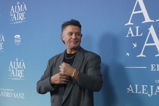 Alejandro Sanz Attends El Alma Al Aire Musical Premiere In Madrid Alejandro Sanz Attends El Alma Al Aire Musical Premiere In Madrid