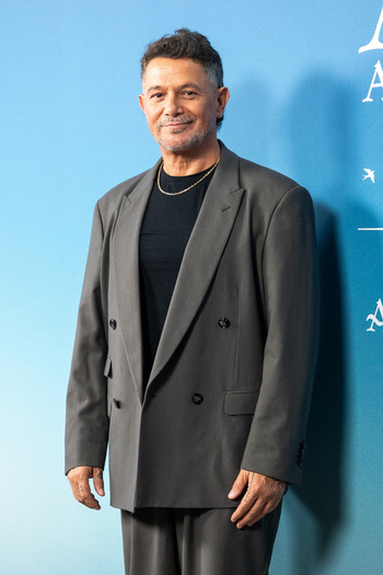 Alejandro Sanz Presides Over The Premiere Of The Musical El Alma Al Aire Alejandro Sanz Presides Over The Premiere Of The Musical El Alma Al Aire