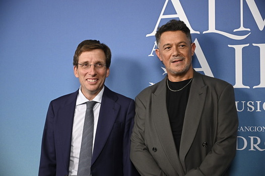 Premiere of the musical ��El alma al aire �� featuring songs by Alejandro Sanz Premiere of the musical ��El alma al aire �� featuring songs by Alejandro Sanz