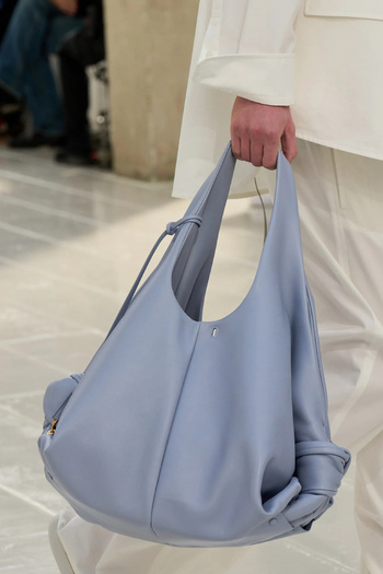 BLU_A131756980