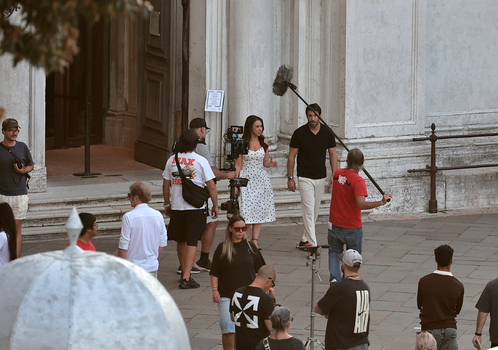 Venice VE Lacey Chabert And Josh Bowman In Venice Venice VE Lacey Chabert And Josh Bowman In Venice