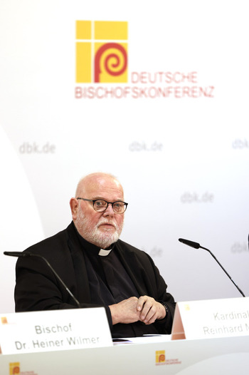 Pressegespräch bei der bei der Herbst Vollversammlung der Deutschen Bischofskonferenz in Fulda Pressegespräch bei der bei der Herbst Vollversammlung der Deutschen Bischofskonferenz in Fulda